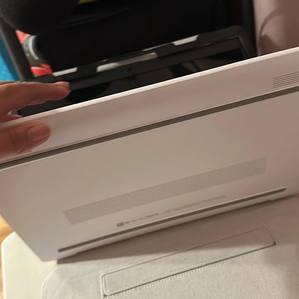 Hp Stream like new. Excellent condition, charger included